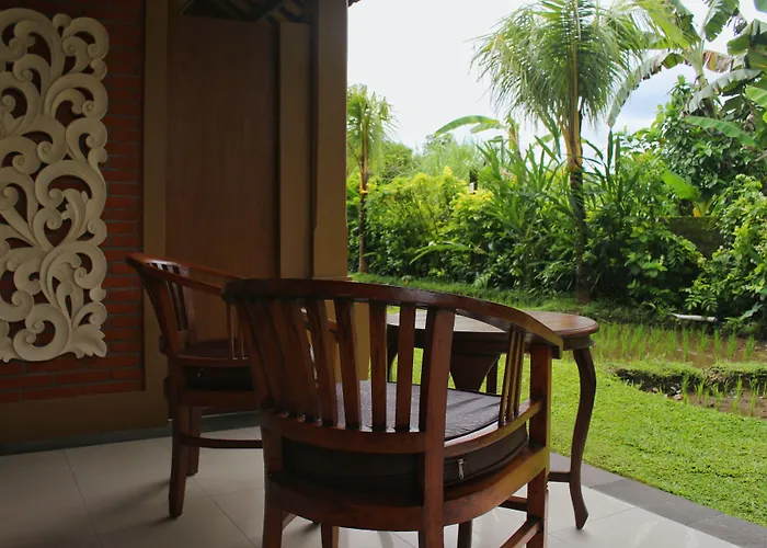Saren Indah Hotel 3*