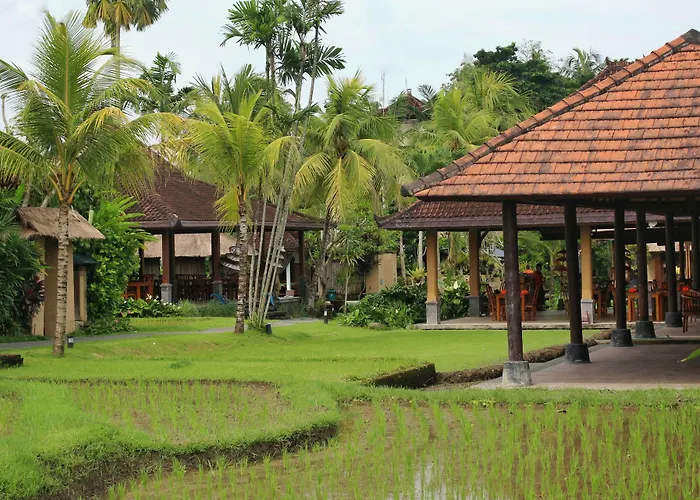 Saren Indah Hotel 3*